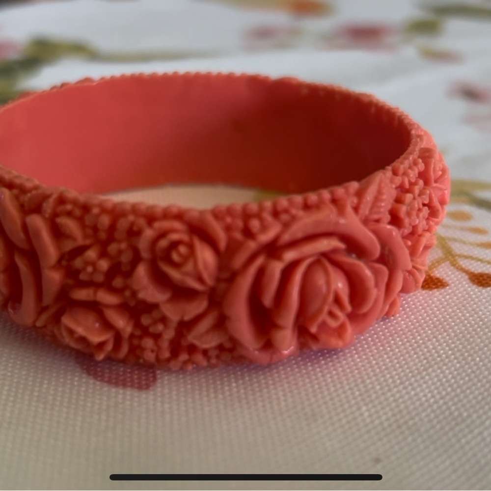 Vintage celluloid bracelet carved flowers peachy orange color ornate antique. - Picture 7 of 16